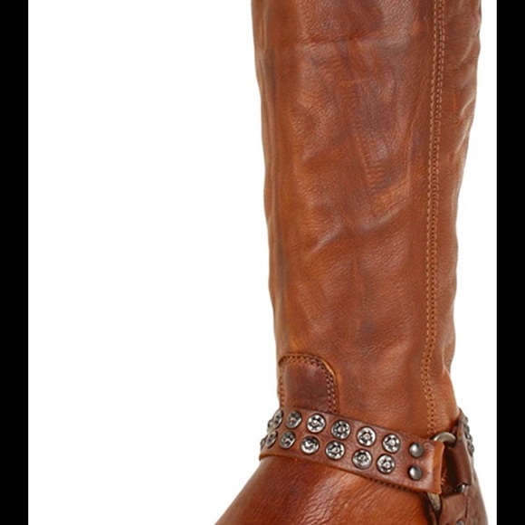 Frye Phillip Studded Harness 8.5 Tall - Picture 7 of 7